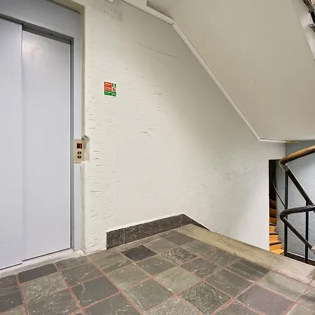 Apartment Bergen Central דירה