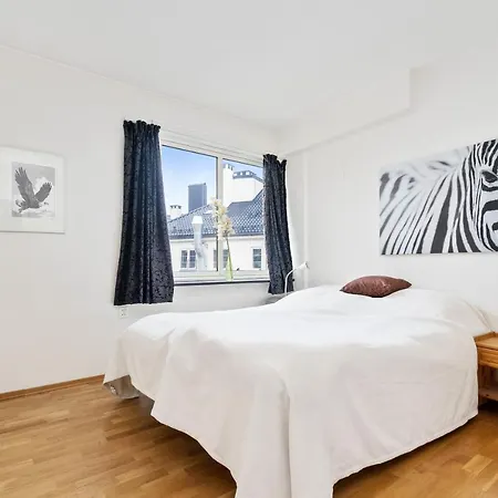 Apartment Bergen Central דירה *