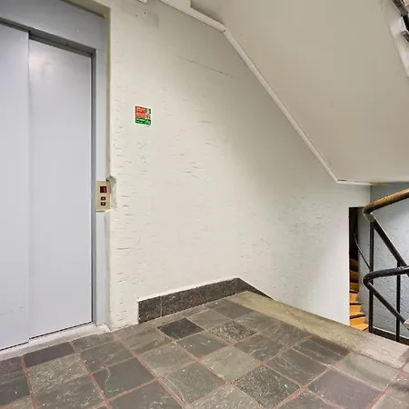 Apartment Bergen Central דירה *